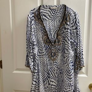 Cute long blue on white rayon top